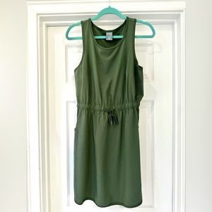 NWOT women’s tek gear  dress size small